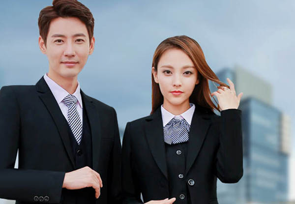 ɽ��Ӣ�˰������Q(m��o)���޹�˾